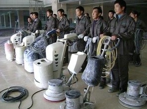 武汉佰洁保洁 专业招牌与门面清洗服务的领航者